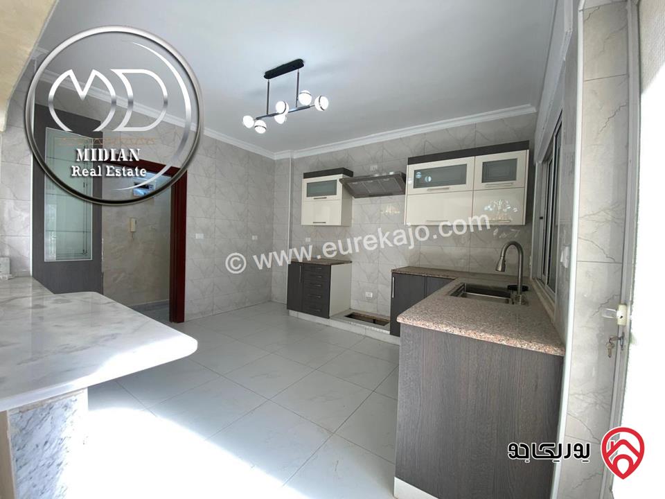 شقة فارغة للايجار في عمان - خلدا طابق اول مساحة 140م تشطيبات و ديكورات فاخرة تصلح للعرسان بسعر مميز جداً