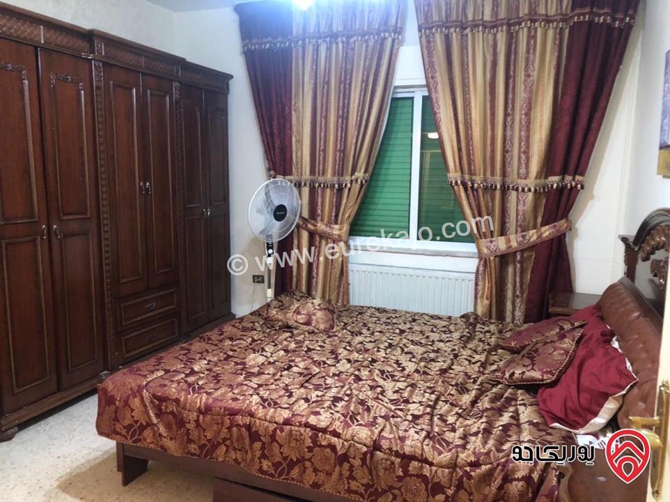 شقة فاخرة طابق ثالث مساحة 200م للايجار ( شهري 500 دينار او سنوي 5000 دينار) في عمان - الرابية