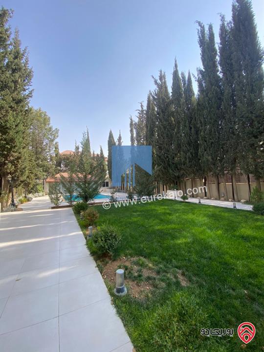 فيلا مستقلة فاخرة مساحة 700م على ارض 1 دونم و 350م للبيع في عمان - أم السماق الشمالي قرب التلاوي وخلف السنترو 