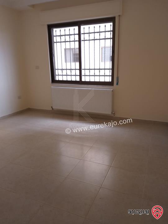 شقة مميزة طابق أول مساحة 180م للبيع في عمان - دير غبار / حي السهل