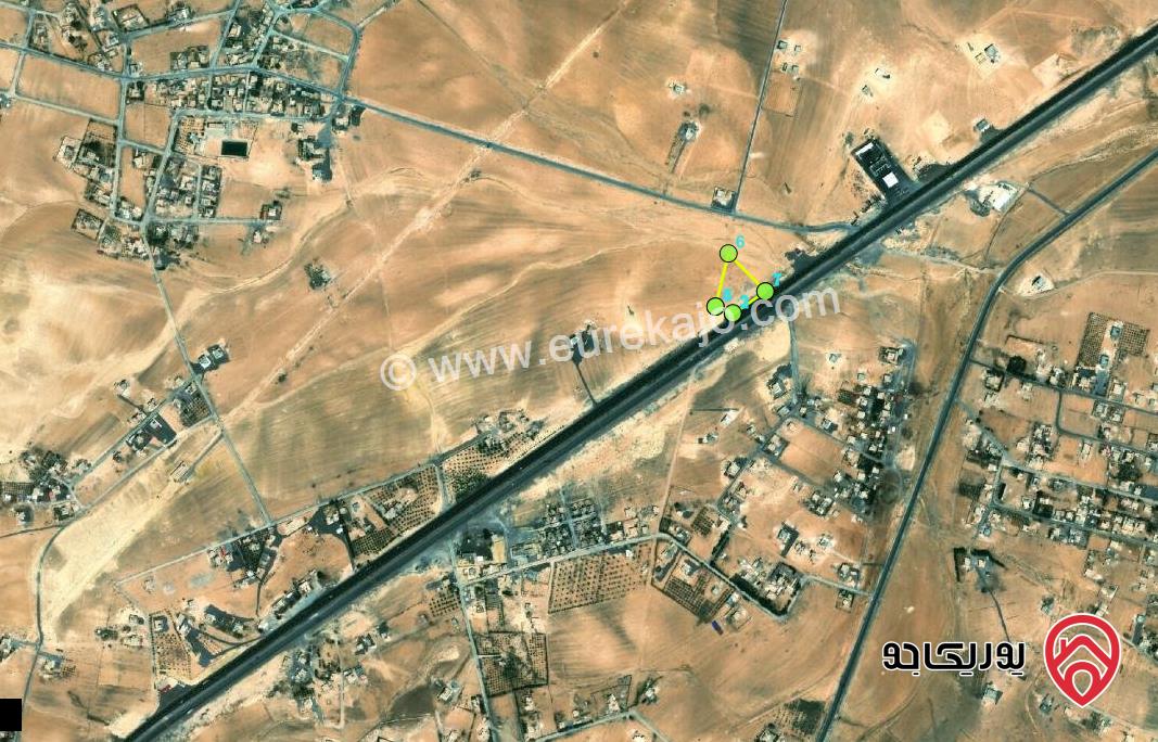 قطعة ارض من اراضي معان قرية محطة المريغة مساحتها 5594 متر تصلح لمشروع كازية واستراحة واي خدمات اخرى جميع الخدمات متوفرة واجهة 75متر على شارع