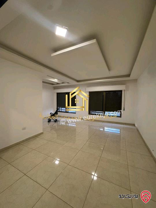 شقة فارغة أرضي مساحة 185م مع ترس 70م للإيجار في عمان - ضاحية الرشيد 