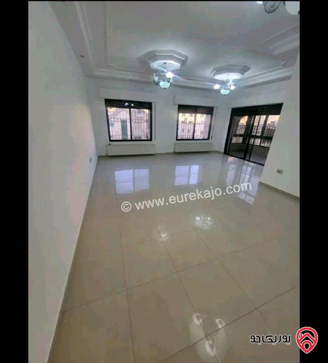 شقة فارغة طابق ثاني مساحة 180م للايجار في عمان - خلدا