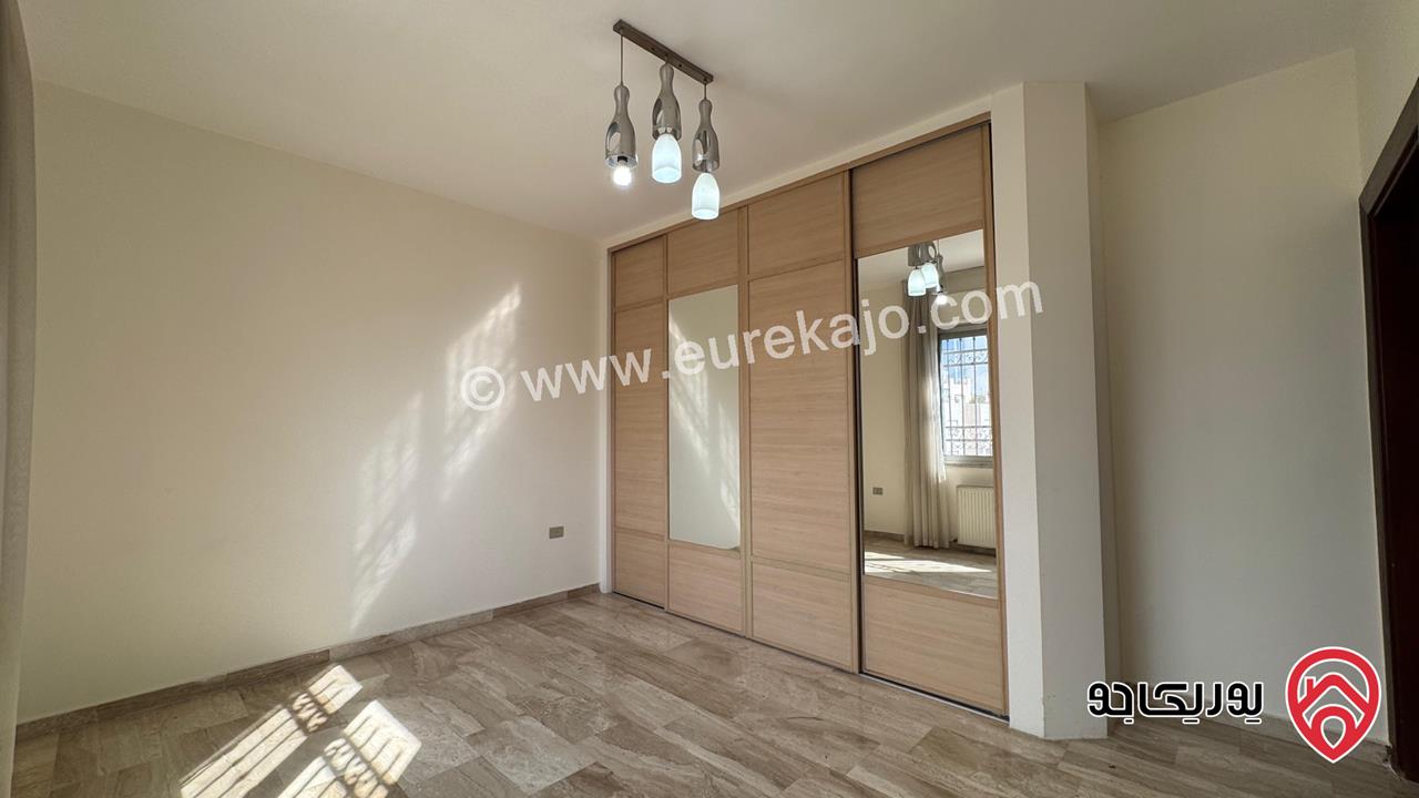 Unfurnished 4 Bedroom Apartment 300 Sqm for rent in Amman - 5th Circle
