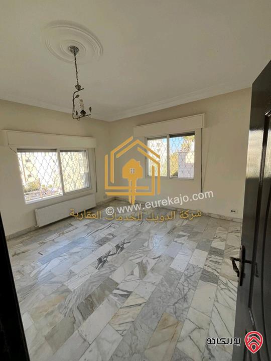 شقة فارغة طابق ثانى مساحة 200م للإيجار في عمان - الجبيهة 