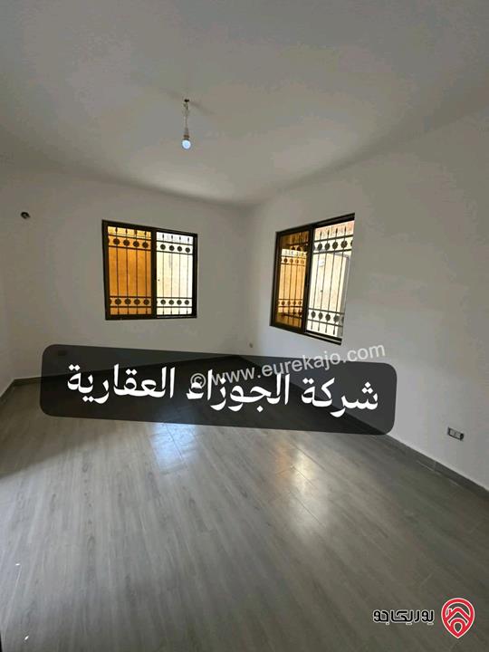 شقة طابق شبه ارضي المساحة الداخلية 180م والمساحة الخارجية 120م للايجار في عمان- البنيات 