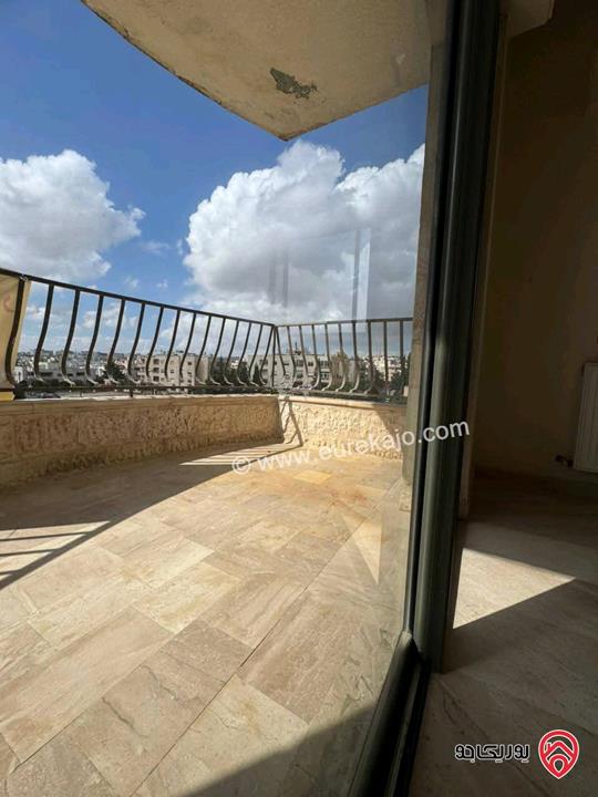 شقة فارغة طابق ثاني مساحة 220م للايجار في عمان - خلدا