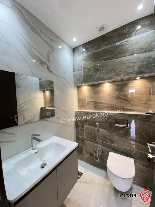 شقة بتشطيبات سوبر ديلوكس طابق أخير مع روف مساحة 175م للبيع في عمان - شفا بدران 