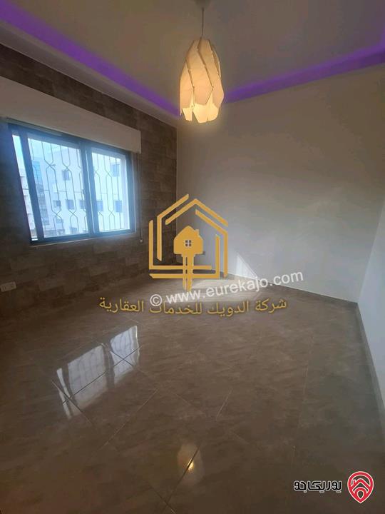 شفة جديدة طابق ثالث مساحة 95م للإيجار في عمان - الجندويل 