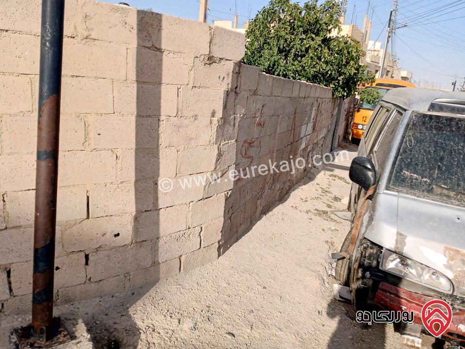 قطعة ارض مساحتها 819 متر مربع تنظيم سكني أ، تقع على شارعين، واصل جميع الخدمات للبيع في الزرقاء - منطقة حي الرشيد الرصيفة