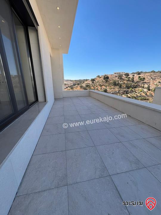 فيلا مع مسبح خاص مساحة 700م على أرض 500م للبيع في عمان - دابوق من المالك مباشرة