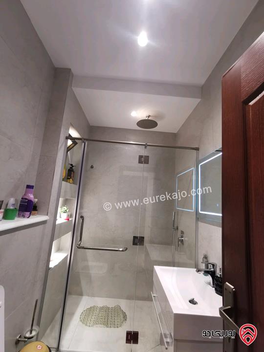 شقة طابق ثالث مساحة 220م للبيع في عمان - طبربور/طارق