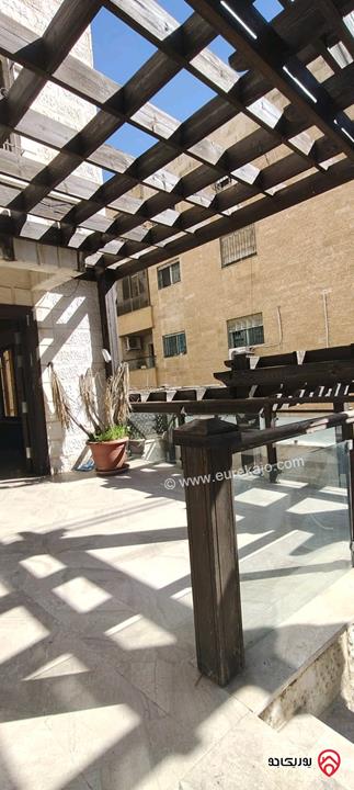 شقة ارضية مساحة 350م للبيع في عمان - دير غبار 