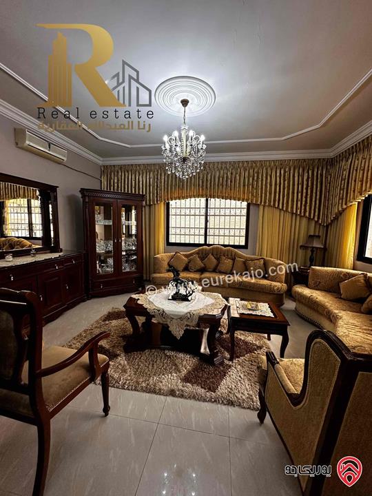 بيت مستقل مساحة 325م على أرض 416م للبيع في عمان - الجبيهة