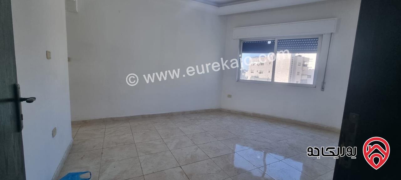 شقة مميزة مساحة 115م طابق ثالث للبيع في عمان - ام نوارة ضاحية الفاروق بالقرب من دوار البنزين من المالك مباشرة 