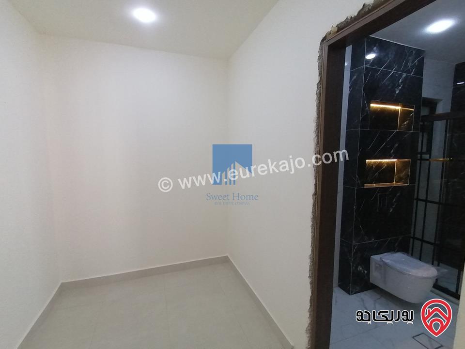 شقة فاخرة للبيع في عمان أم السماق - خلف السيتي مول وقرب مكة مول طابق ارضي 250م تشطيب سوبر ديلوكس لم تسكن