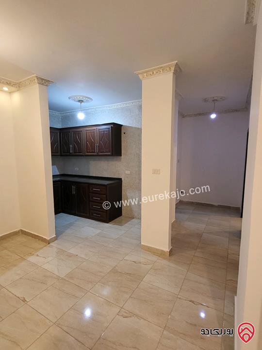 شقة ( فارغ + مفروش ) سكن طالبات للايجار في اربد - مجمع عمان الجديد