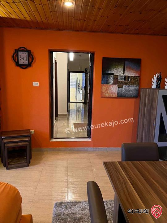 شقة طابق رابع مع روف مساحة 220م للبيع في عمان - ام السماق من المالك