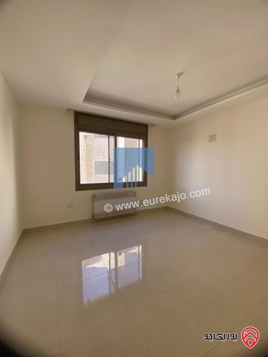 شقة فاخرة للبيع في عمان - أم أذينة قرب أبراج السادس طابق ثالث 180م مع روف دوبلكس 105م لم تسكن