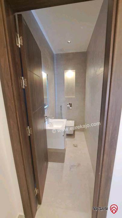 شقة طابق ثالث مساحة 160م لم تسكن بعد للبيع في عمان - ربوة عبدون