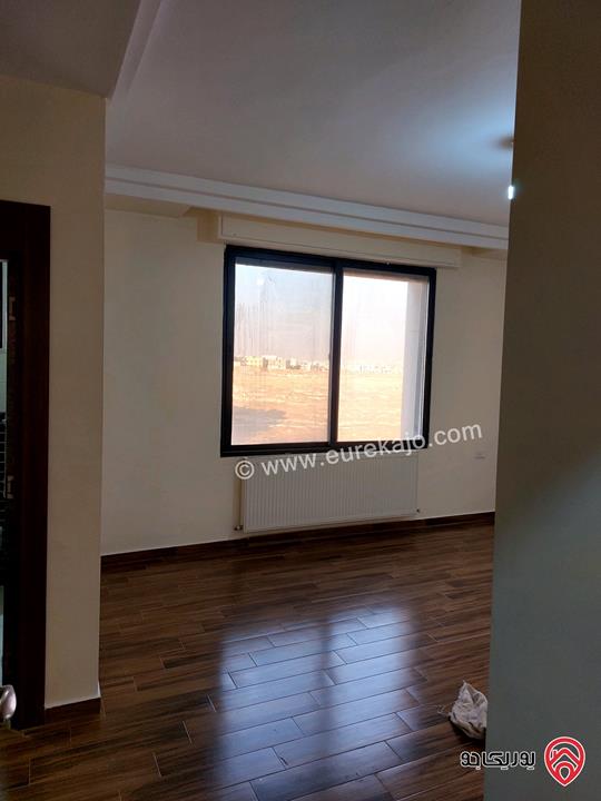 شقة مساحة 210م طابق ثالث للبيع في عمان - طريق المطار من المالك مباشرة