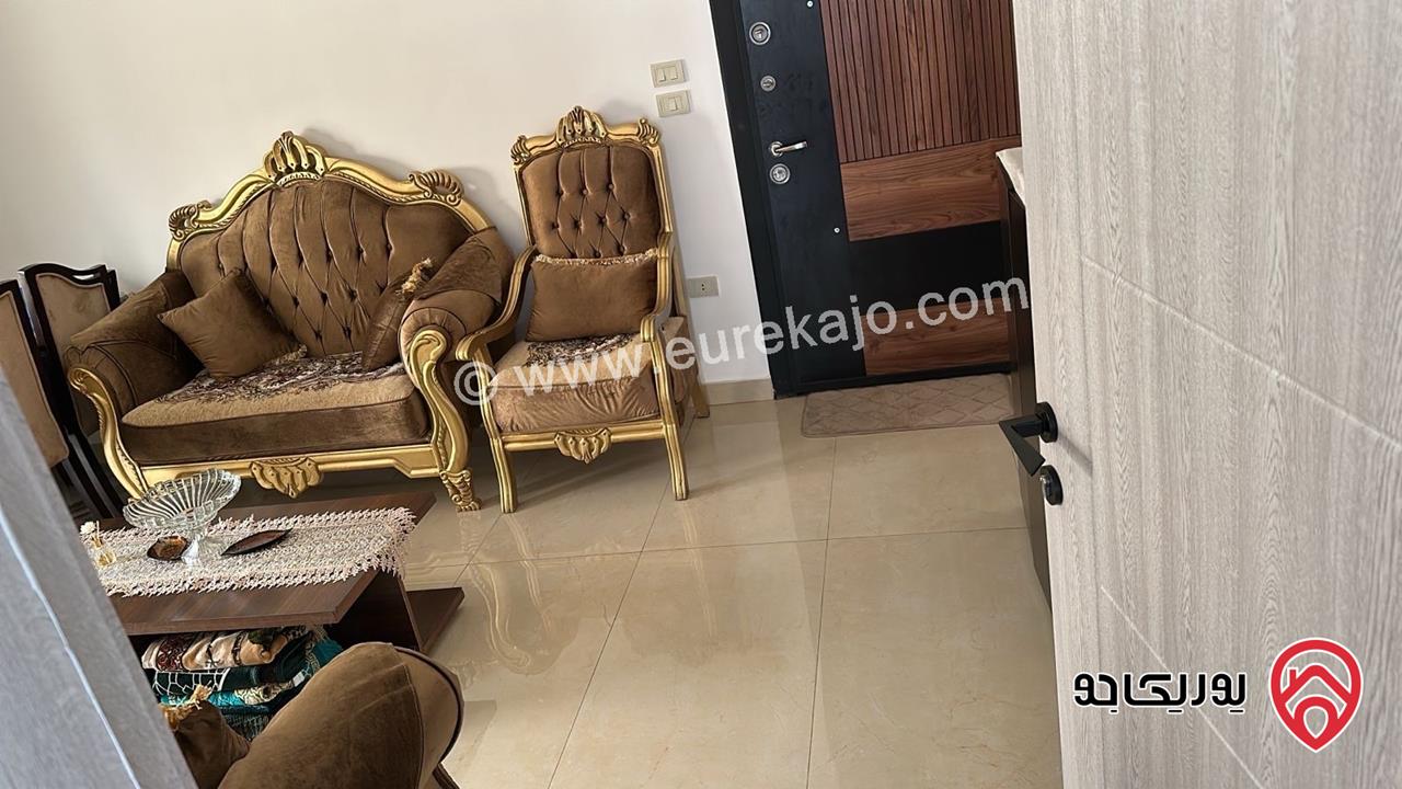شقة طابق ارضي مساحة 125م مع ترس 30م للبيع في عمان - البنيات