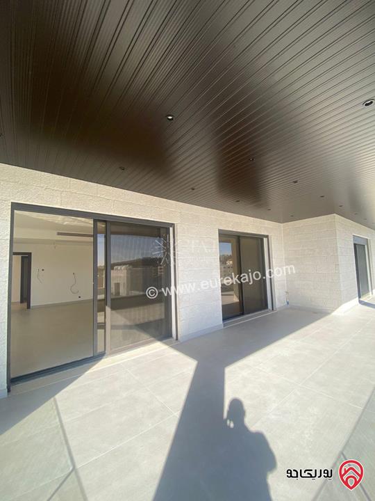 شقة فاخرة أرضية مساحة 386م داخلي و 300م خارجي للبيع في عمان - مرج الحمام / الحويطي