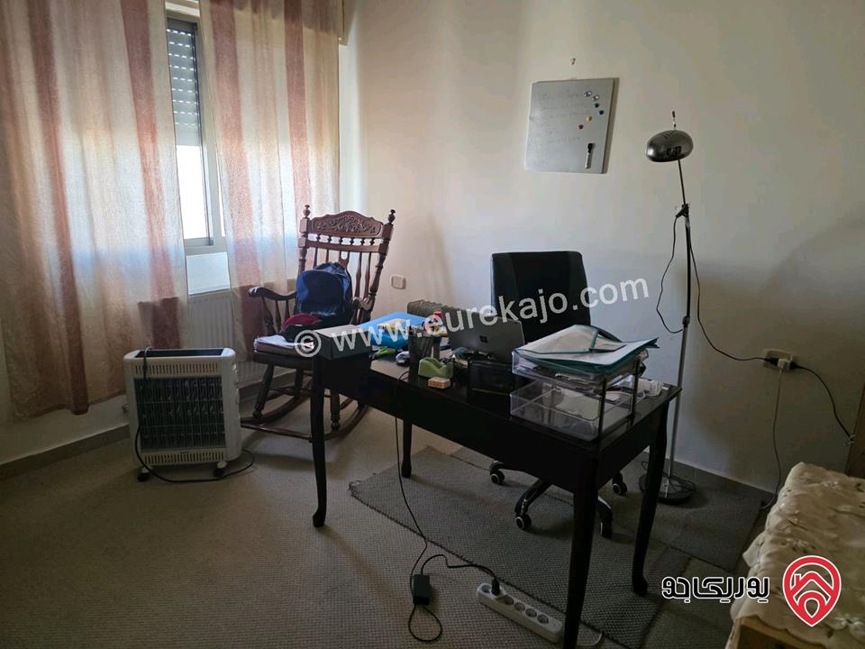 شقة فاخرة مفروشة مساحة 180م طابق ثالث للبيع في عمان - خلدا