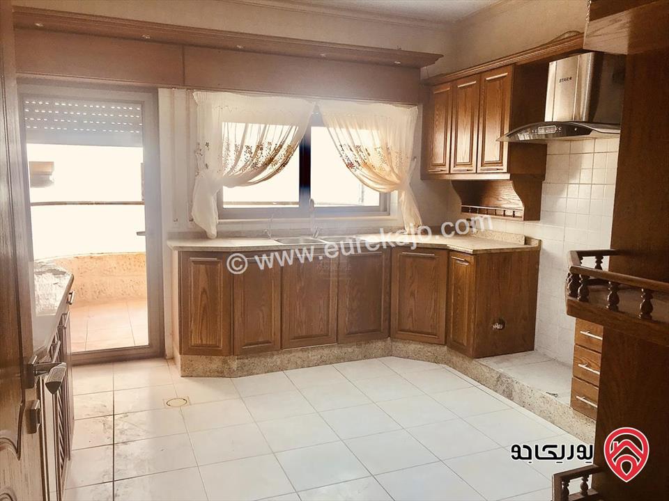 شقة مميزة طابق أرضي معلق مساحة 188م للبيع في عمان - خلدا