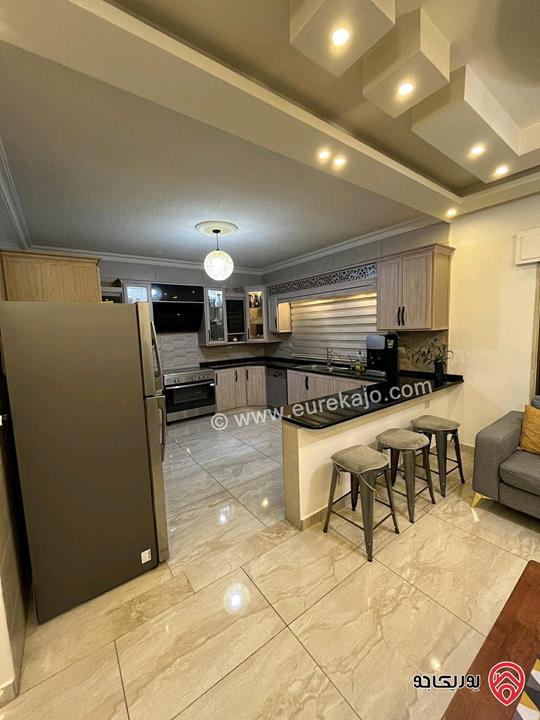 شقة شبه ارضية جديدة مساحة 180م داخلي و 200م خارجي للبيع في عمان - صويلح