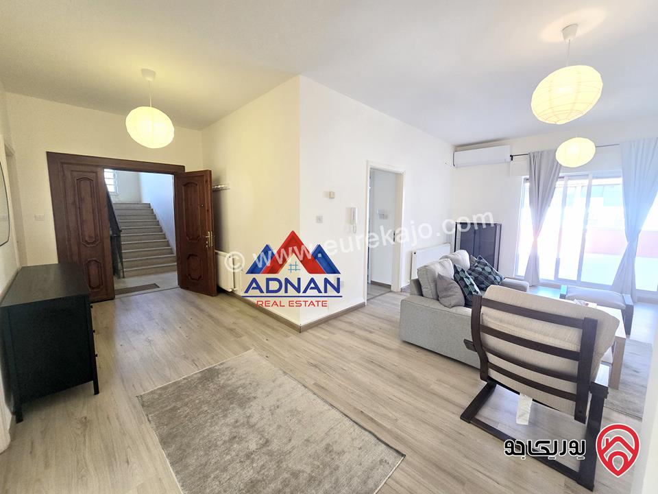 رووف طابقي فخم مساحة 220م داخلي و 200م خارجي للايجار المفروش السنوي في عمان - عبدون