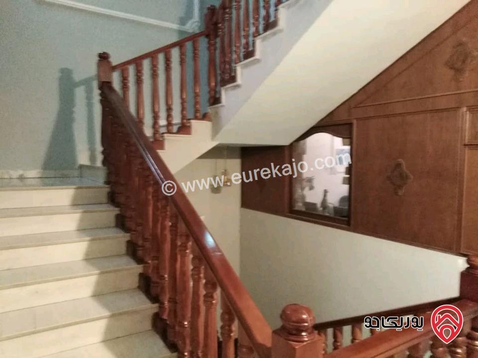 فيلا مكونة من 3 طوابق على أرض 600م للبيع في عمان - أم السماق شارع مكة
