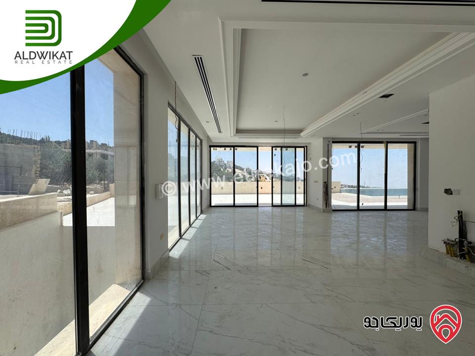 فيلا مستقلة للبيع بالقرب من دابوق / الهاشمية مساحة البناء 700م ومساحة الارض 555م ومساحة الحديقة 150م والترس 200م 