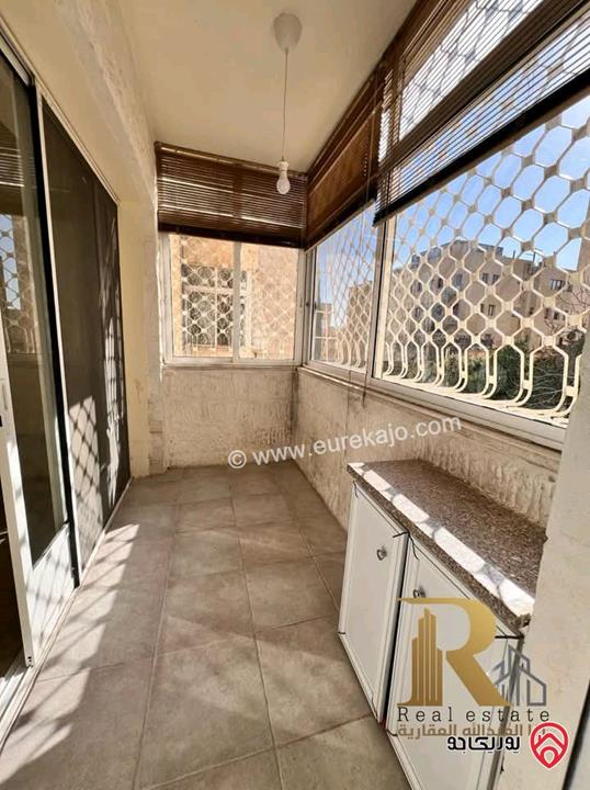 شقة سكنية استثمارية طابق ثالث مساحة 140م للبيع في عمان - منطقة السابع 