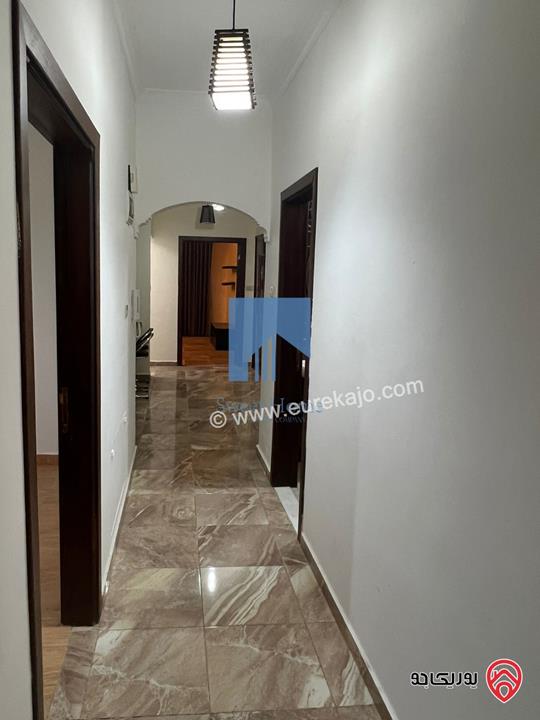 شقة مفروشة فاخرة للبيع في عمان - أم السماق قرب دوار النعيمات طابق ثالث 110م مع روف 110م تشطيب سوبر ديلوكس