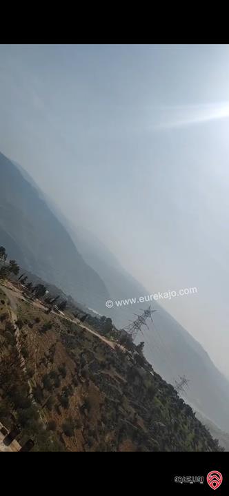 شالية فاخر مميز مساحة الأرض 1300م والبناء 180م للبيع في جرش قريب من عمان بإطلالة بانورامية وأعلى مواصفات