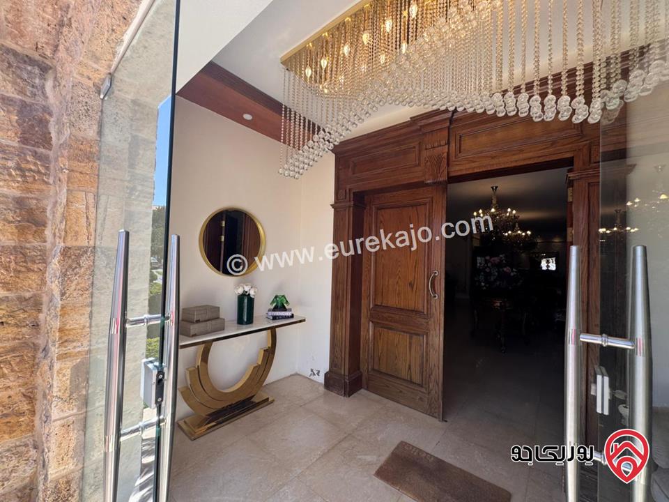 فيلا متلاصقة مفروشة للبيع في عمان - دابوق مساحة الارض 550م البناء 750م الحديقة 250م والترس 100م