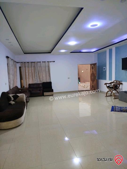 مزرعة مساحة الأرض 4 دونمات مع شاليه 250م للبيع في جرش خلف جامعة فيلادلفيا