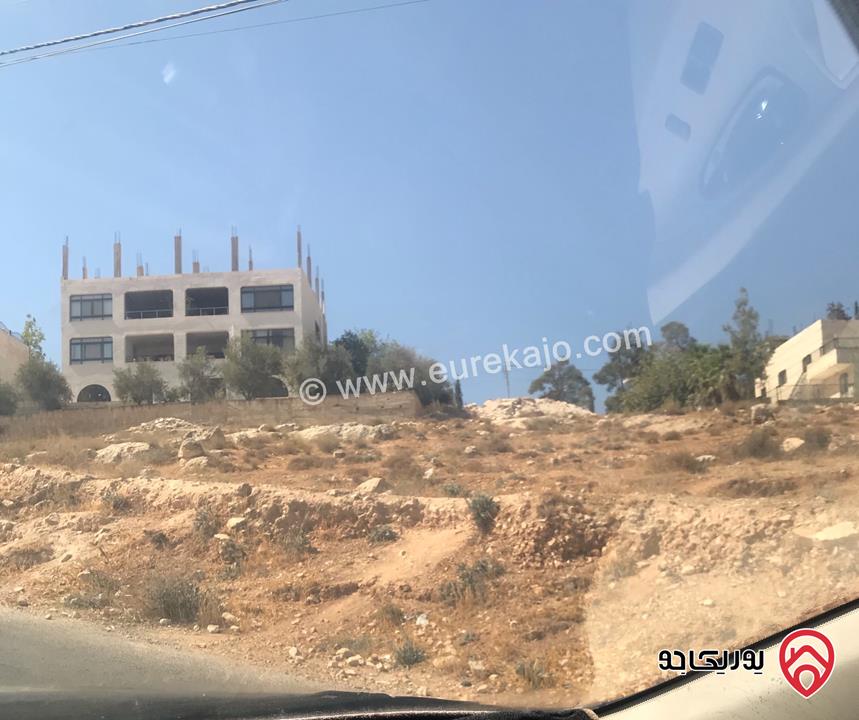 قطعة ارض صخرية مرتفعة مساحة 926م للبيع في عمان - اليادودة