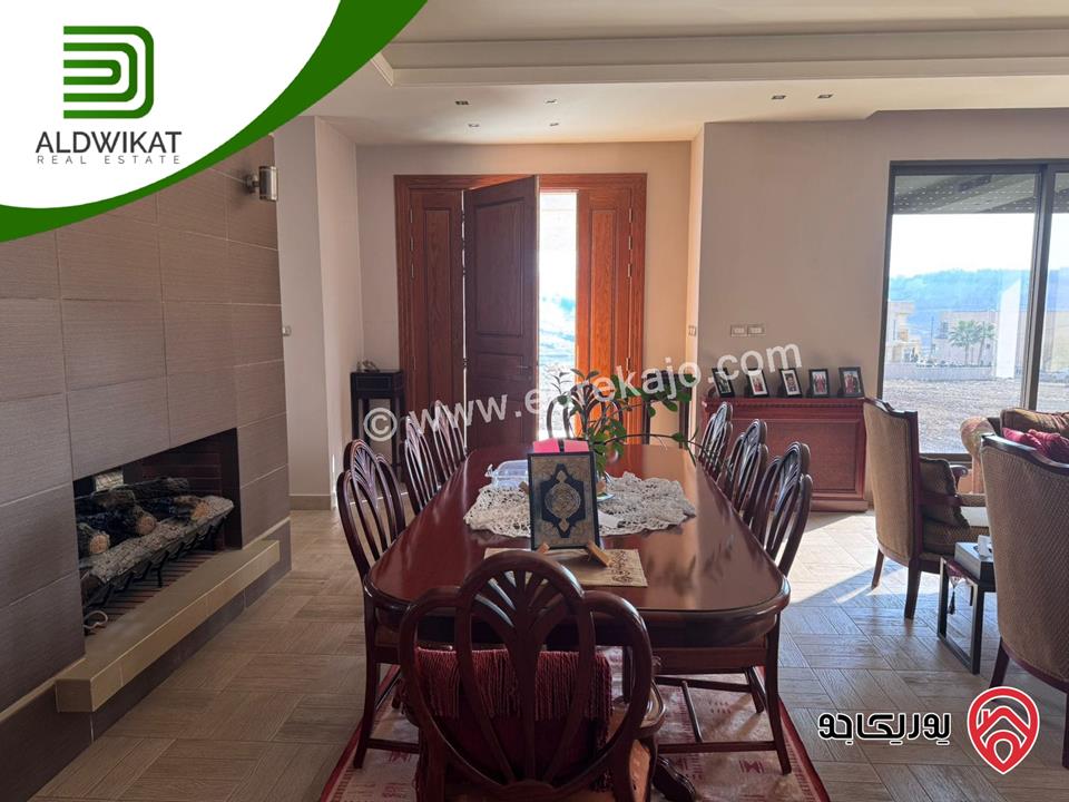 فيلا مساحة الارض 1600م ومساحة البناء 1100م مساحة الحديقة 400م للبيع في السلط - منطقة السرو 