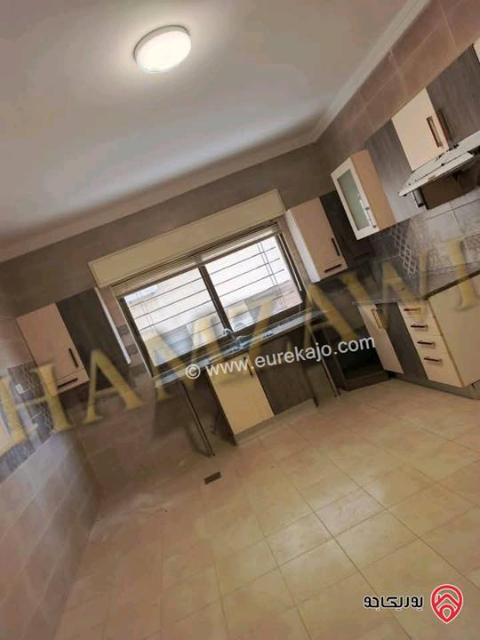 شقة فارغة طابق أرضي مساحة 220م داخلي و 50م خارجي للايجار في عمان - البنيات 