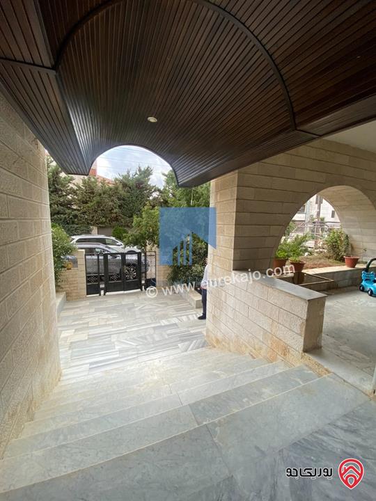 شقة طابقية أرضية مميزة للبيع في أم أذينة - قرب سوق الذهب 500م مع حديقة وترسات 300م