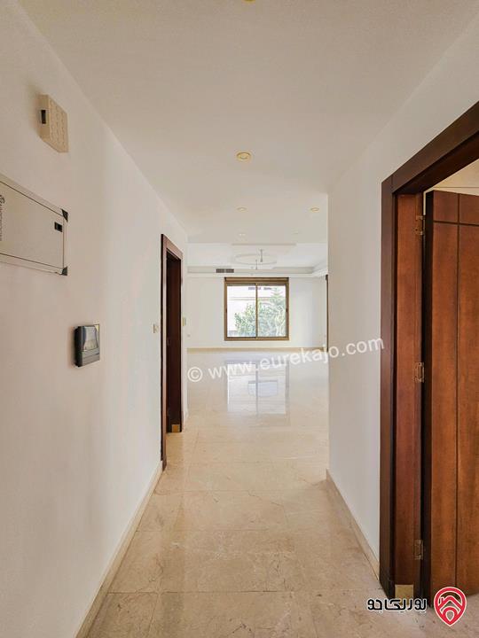 شقة سوبر ديلوكس جديدة - طابقية - مساحة 223م طابق أول للبيع في عمان - دير غبار