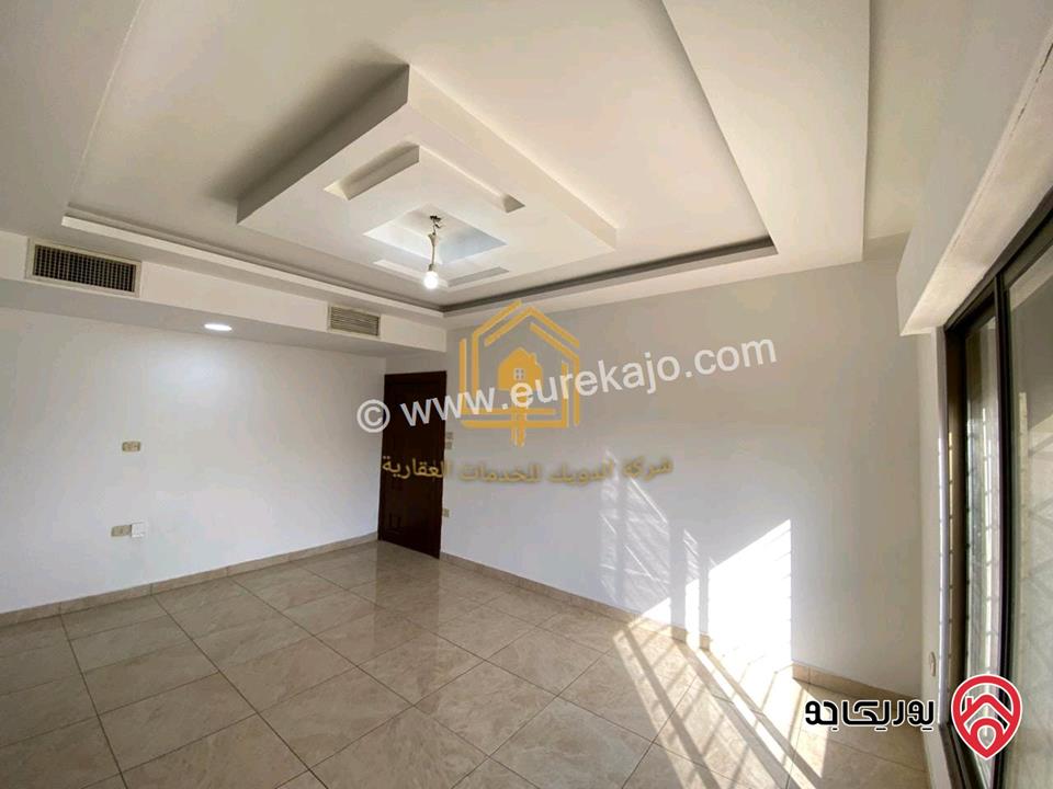 شقة فارغة طابق اول مساحة 100م للإيجار في عمان - دير غبار 
