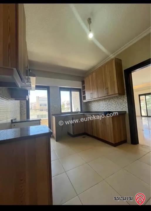 شقة طابق ثالث مساحة 155م للايجار في عمان - شارع مكة