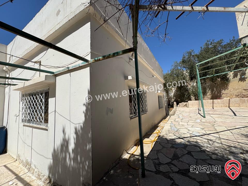 منزل مساحة 230م على أرض 450م للبيع في الزرقاء/الزواهرة – بالقرب من مسجد المصطفى ومسجد الفلاح