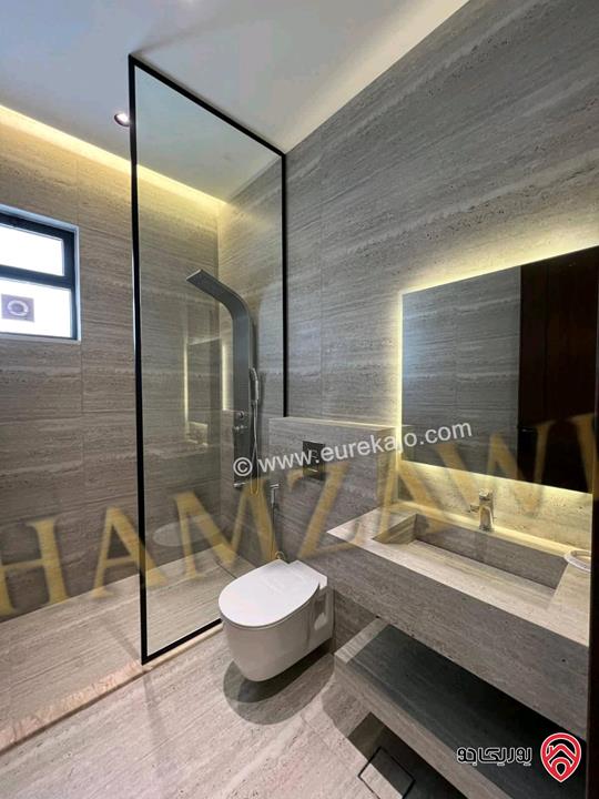 شقة أرضية مساحة 170م داخلي و 160م خارجي للايجار في عمان - حي الصحابة طريق المطار 