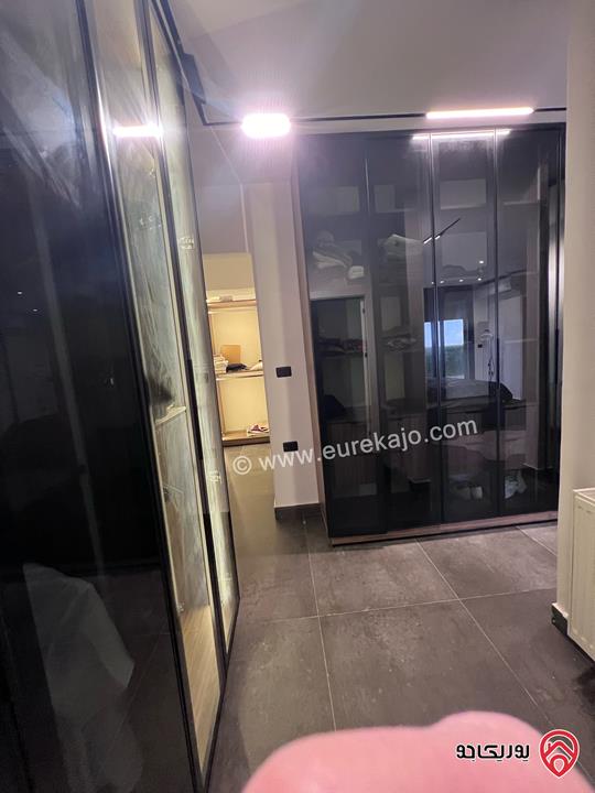 شقة فخمة طابق ثالث دوبلكس مساحة 300م للبيع مفروشة في عمان - مرج الحمام