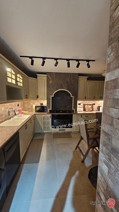 شقة مفروشة طابق ثاني مساحة 206م للبيع في عمان - أم أذينة