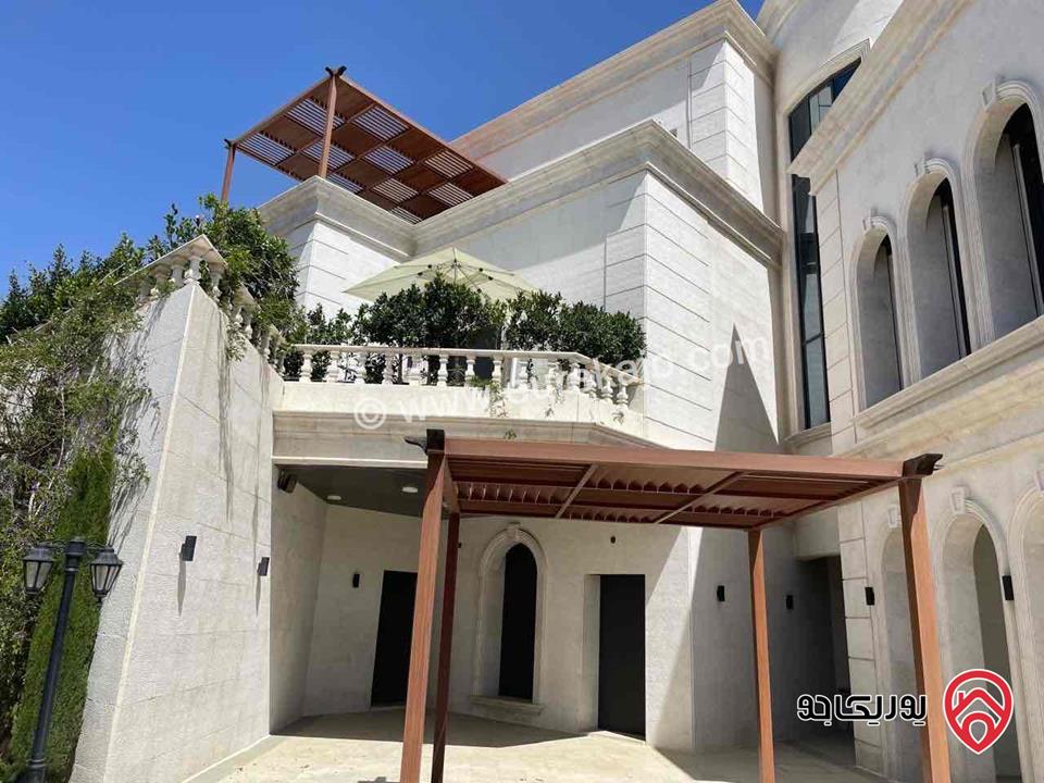 قصر فاخر مساحة البناء 2000م على أرض 2 دونم و 650م للبيع في عمان - دابوق 
